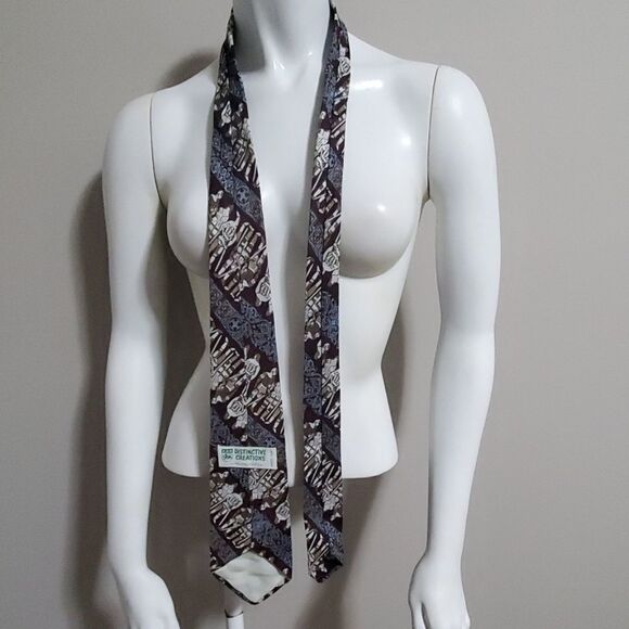 Distinctive Creations Knight Patterned Tie - Picture 3 of 4